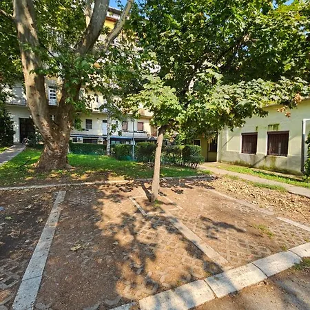 Apartment Alone 1 *