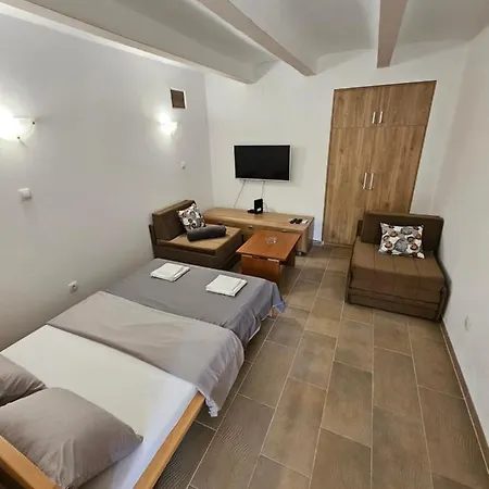 Apartment Alone 1 *